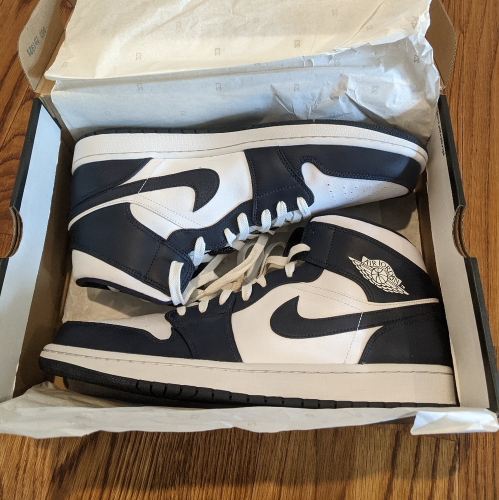 Air Jordan 1 White Obsidian Metallic Gold Navy 14